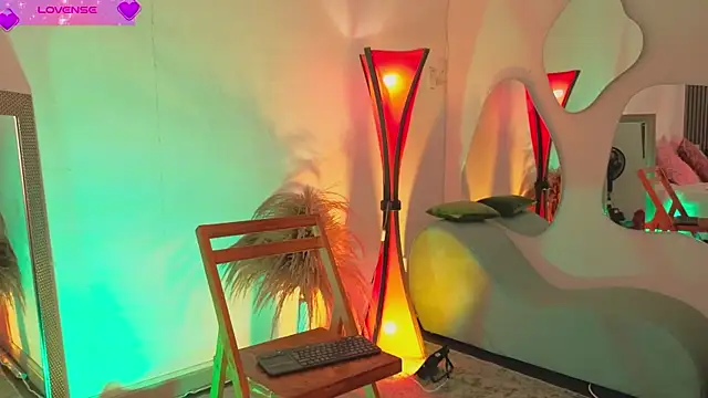 fransheskarossi online show from May 2026 11:37:02 AM