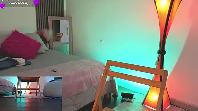 fransheskarossi online show from April 2026 11:47:01 AM