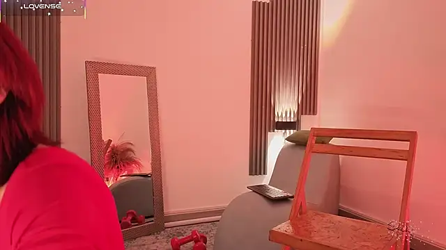 Snapshot of fransheskarossi chatting on February 2026 06:08:01 PM fransheskarossi online show from February 2026 06:08:01 PM