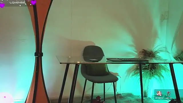 fransheskarossi online show from April 2026 12:06:01 PM