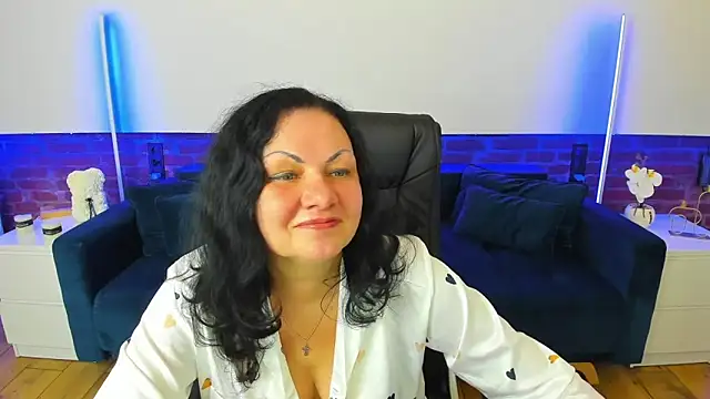 IrissMoon online show from March 2026 06:41:02 AM