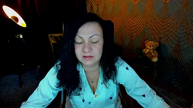 Snapshot of IrissMoon chatting on May 2026 06:09:01 PM IrissMoon online show from May 2026 06:09:01 PM