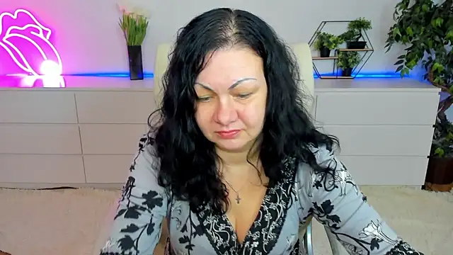 IrissMoon online show from March 2026 06:28:02 AM