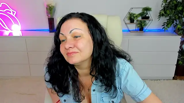 IrissMoon online show from March 2026 06:22:02 PM