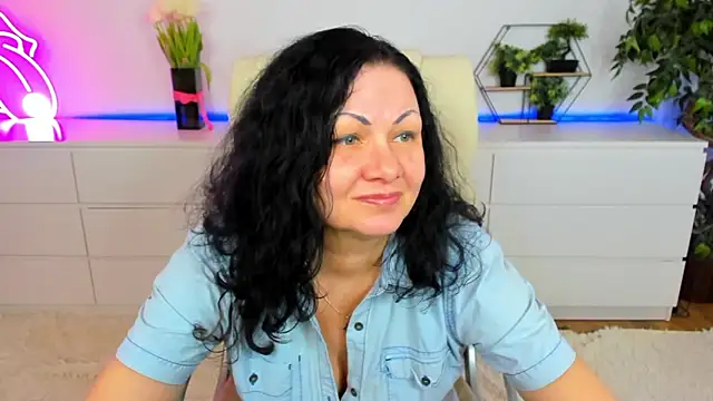 IrissMoon online show from March 2026 06:28:02 AM