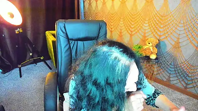 Snapshot of IrissMoon chatting on May 2026 02:45:01 PM IrissMoon online show from May 2026 02:45:01 PM