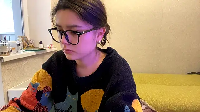 SaintMari online show from May 2026 02:12:02 PM