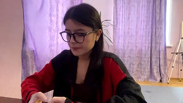SaintMari online show from April 2026 01:37:02 PM