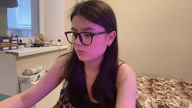 Snapshot of SaintMari chatting on June 2026 02:22:01 PM SaintMari online show from June 2026 02:22:01 PM