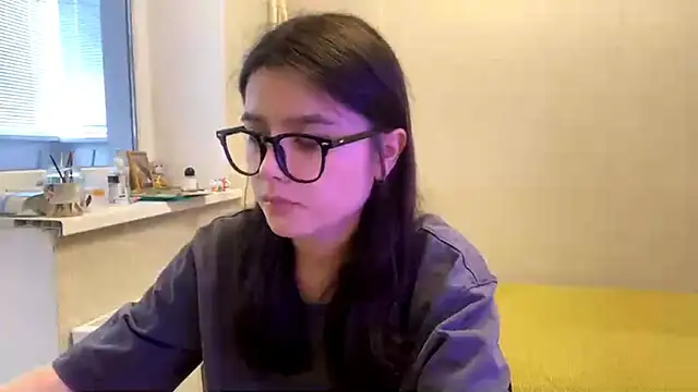 SaintMari online show from May 2026 02:12:02 PM