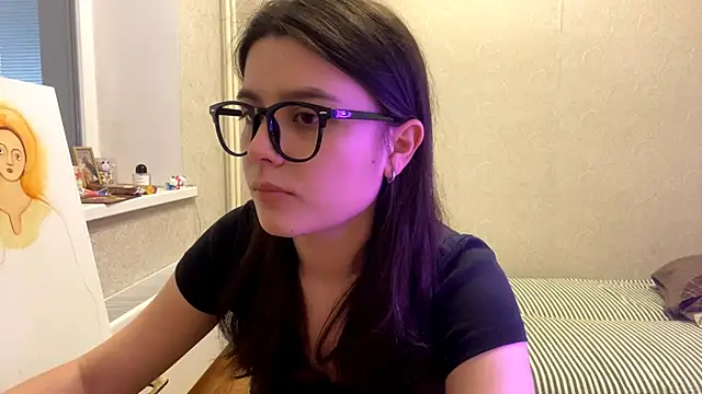 SaintMari online show from May 2026 12:48:01 PM