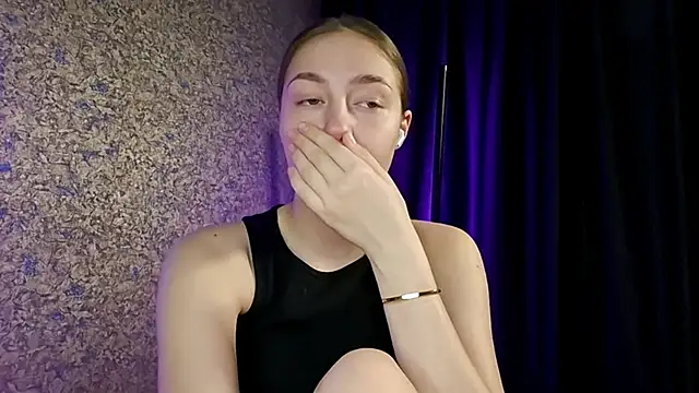 MousyHello online show from April 2026 05:08:02 AM