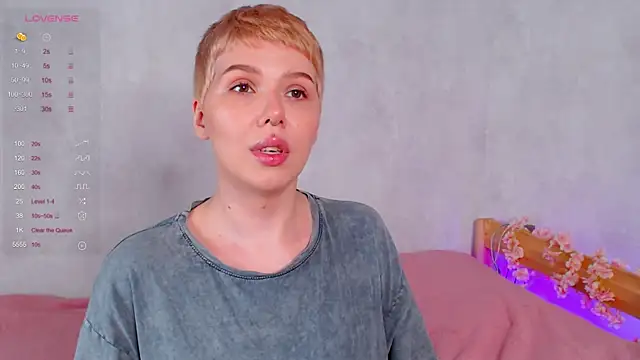 Snapshot of Elise_Day chatting on May 2026 01:43:02 PM Elise Day online show from May 2026 01:43:02 PM