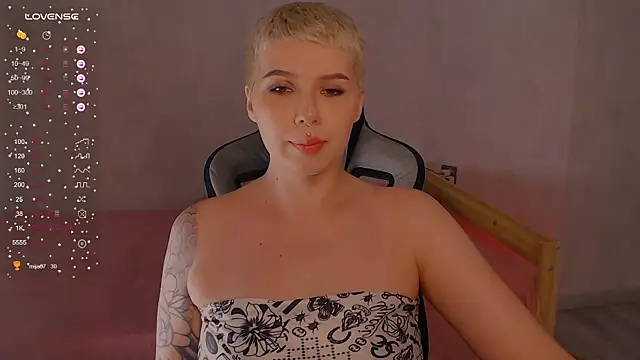 Snapshot of Elise_Day chatting on June 2026 04:27:02 PM Elise Day online show from June 2026 04:27:02 PM