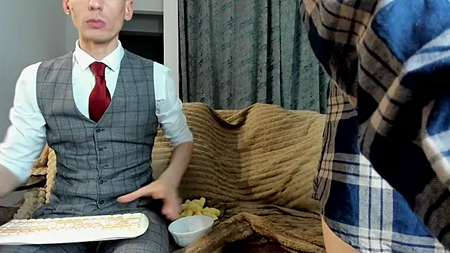 monikalarsen online show from April 2026 05:30:01 PM