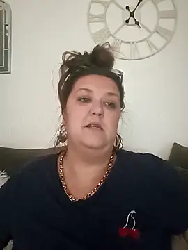 Nova-iswiserx online show from April 2026 04:02:02 PM