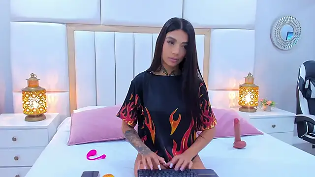 AbannyRogerss online show from April 2026 12:43:01 PM