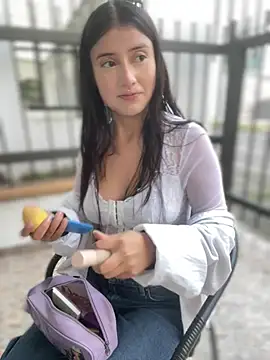 StrawberryPink  online show from April 2026 11:28:02 AM