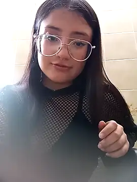 StrawberryPink  online show from February 2026 11:52:01 AM