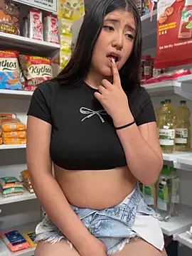 StrawberryPink  online show from May 2026 11:49:02 AM
