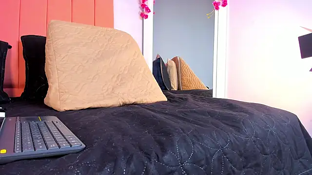 rose thompson19 online show from June 2026 07:19:02 PM