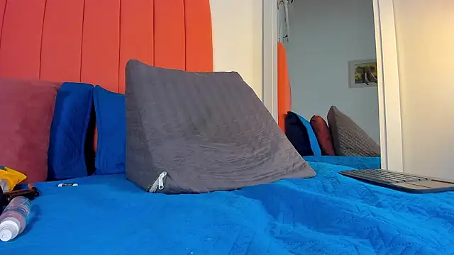 rose thompson19 online show from April 2026 08:01:02 PM