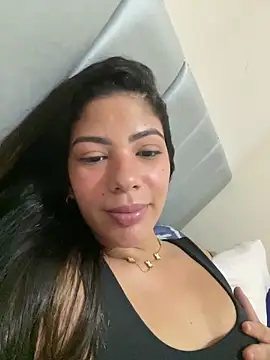 Snapshot of paola_oliveira chatting on February 2026 01:11:01 PM paola oliveira online show from February 2026 01:11:01 PM