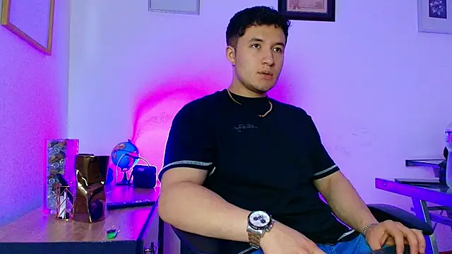 Snapshot of Alexander_Connor chatting on June 2026 10:26:01 PM Alexander Connor online show from June 2026 10:26:01 PM