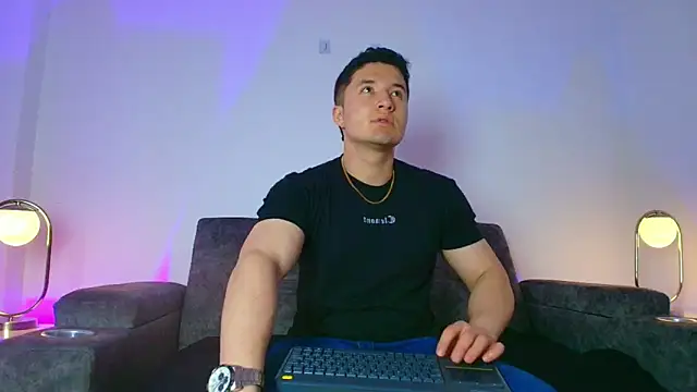Alexander Connor online show from April 2026 12:07:02 PM