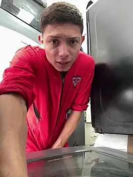 santiObrero online show from March 2026 02:51:02 PM