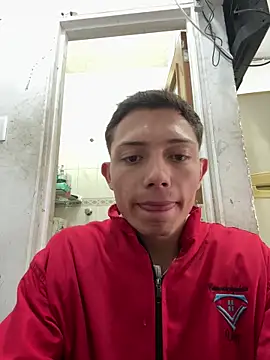 Snapshot of santiObrero chatting on May 2026 04:04:02 PM santiObrero online show from May 2026 04:04:02 PM
