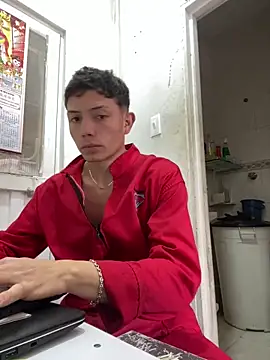 santiObrero online show from February 2026 04:35:01 PM