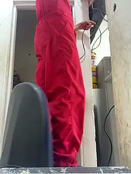 santiObrero online show from February 2026 07:46:01 PM