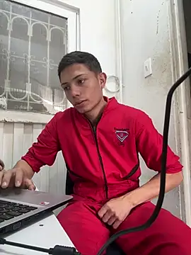 santiObrero online show from April 2026 03:49:01 PM