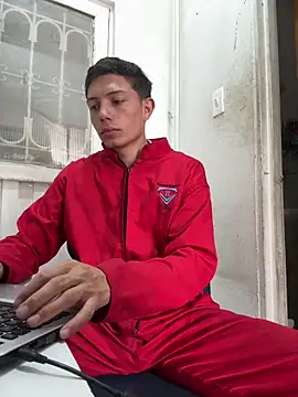 Snapshot of santiObrero chatting on May 2026 04:22:02 PM santiObrero online show from May 2026 04:22:02 PM