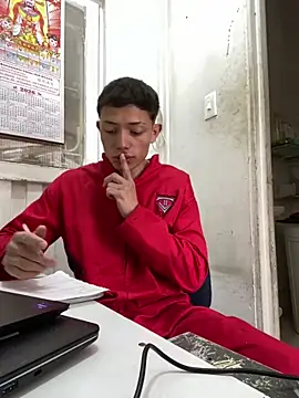 santiObrero online show from February 2026 03:11:01 PM