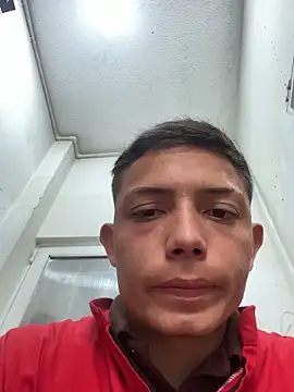 santiObrero online show from March 2026 03:29:01 PM