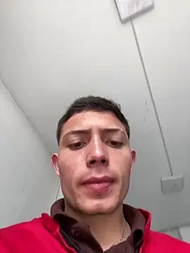 santiObrero online show from February 2026 03:25:02 PM