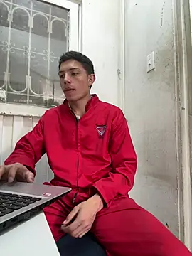 Snapshot of santiObrero chatting on May 2026 04:10:01 PM santiObrero online show from May 2026 04:10:01 PM
