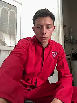 Snapshot of santiObrero chatting on May 2026 04:00:01 PM santiObrero online show from May 2026 04:00:01 PM