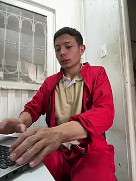 Snapshot of santiObrero chatting on April 2026 04:03:01 PM santiObrero online show from April 2026 04:03:01 PM