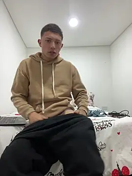 santiObrero online show from February 2026 12:30:02 AM