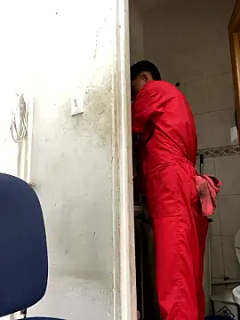 santiObrero online show from February 2026 04:47:01 PM