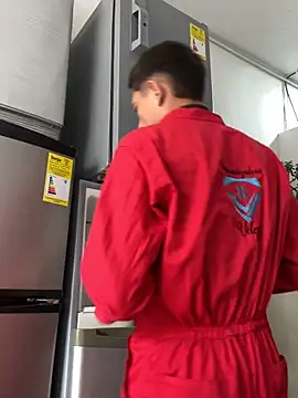 santiObrero online show from February 2026 07:03:01 PM