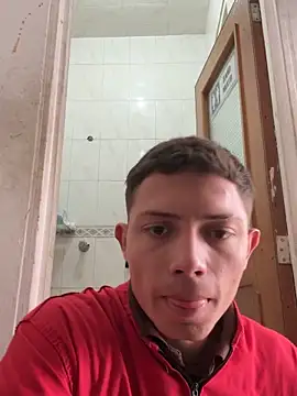 santiObrero online show from March 2026 03:29:01 PM