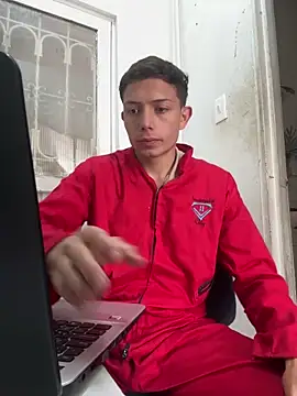 Snapshot of santiObrero chatting on May 2026 03:26:01 PM santiObrero online show from May 2026 03:26:01 PM