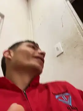 santiObrero online show from February 2026 04:19:01 PM