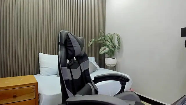 mila pinkett online show from February 2026 07:14:01 PM