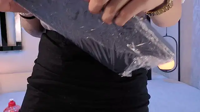 Snapshot of JuneCollins chatting on February 2026 08:52:02 PM JuneCollins online show from February 2026 08:52:02 PM