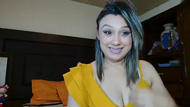 aitanalove  online show from May 2026 10:06:02 PM